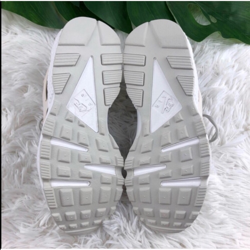 🔸MAKE OFFERS🔸 Nike Air Huarache Run - Picture 5 of 5